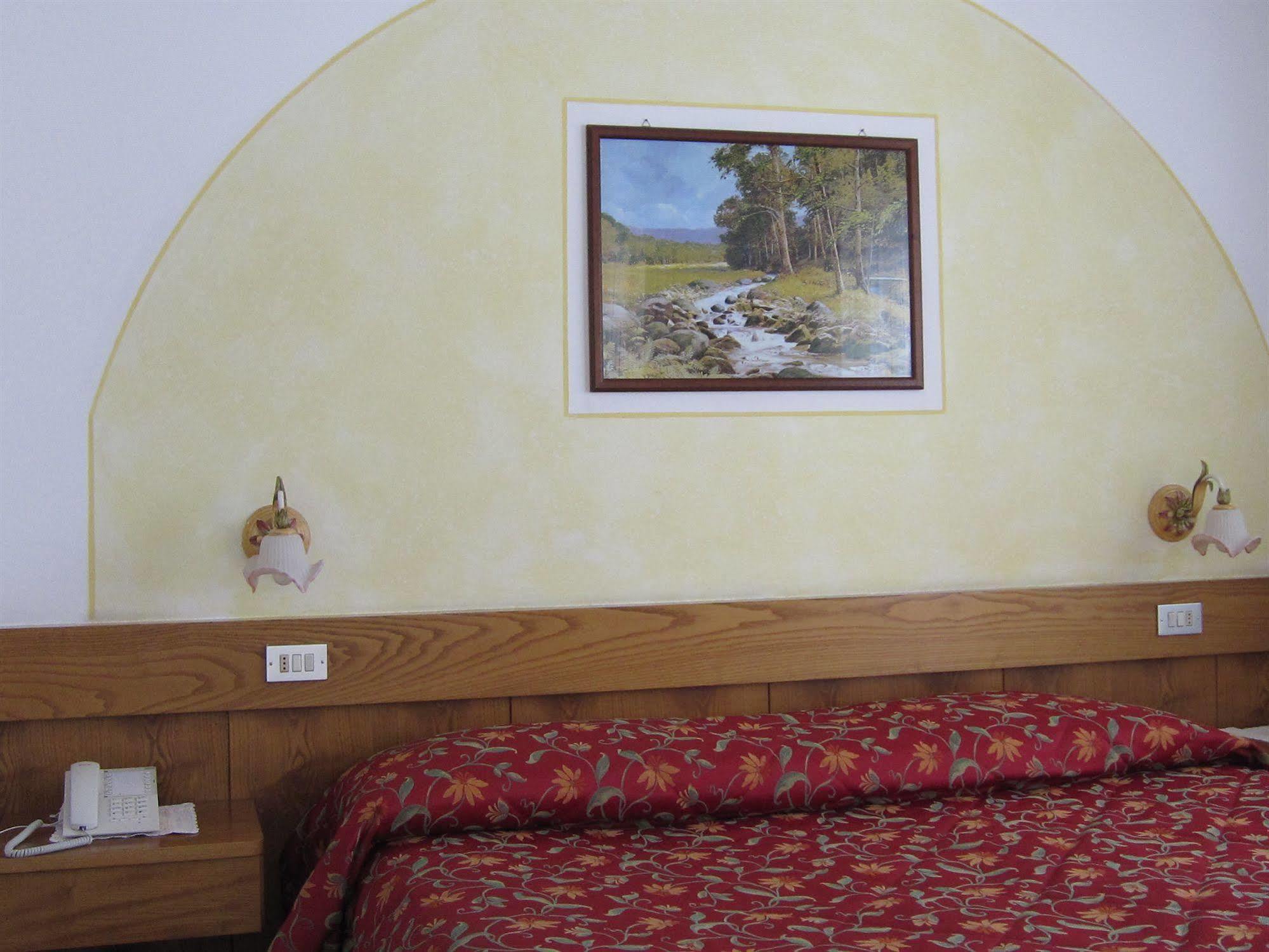 Hotel Azola Каназей Екстериор снимка