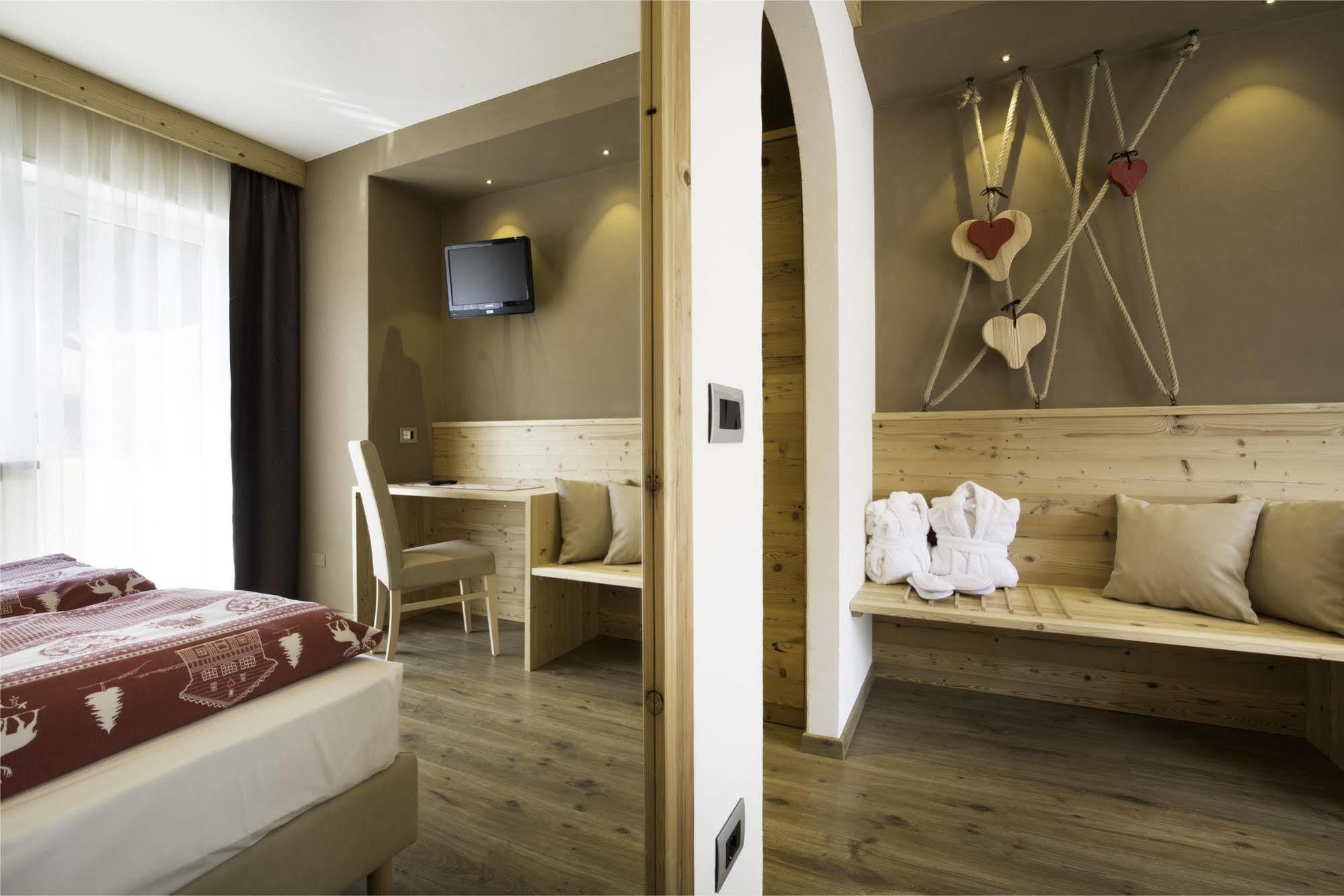 Hotel Azola Каназей Екстериор снимка